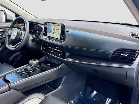 Used 2021 Nissan Rogue Platinum image 33