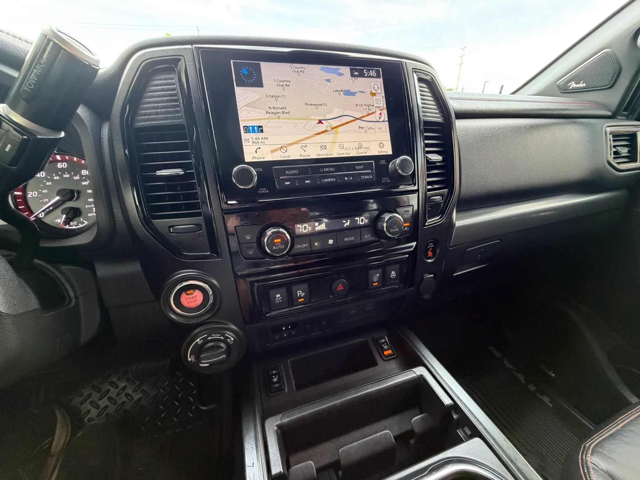 Used 2020 Nissan Titan PRO-4X w/ Pro-4x Convenience Package AWD/4WD image 9