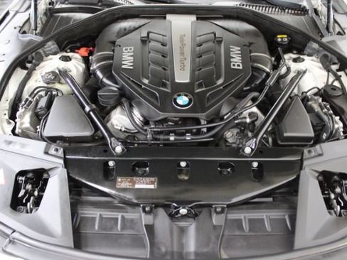 Used 2015 BMW 750Li xDrive AWD/4WD image 33