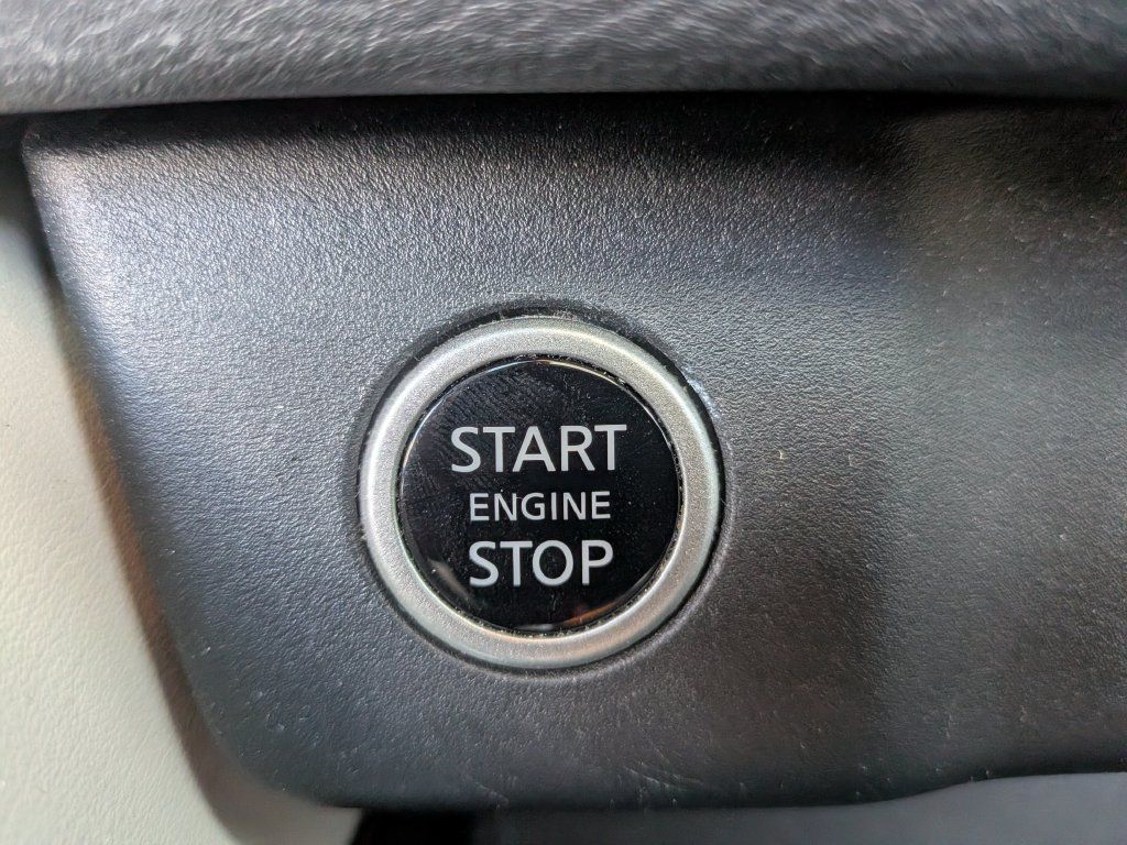 Used 2022 Nissan Rogue SL FWD image 18
