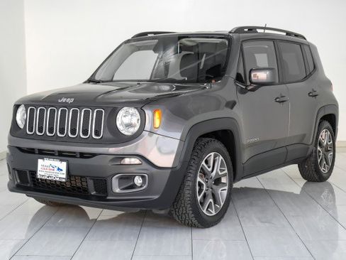 Used 2017 Jeep Renegade Latitude w/ Popular Equipment Group image 3