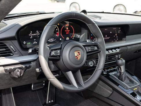 Used 2026 Porsche 911 GT3 RWD image 21