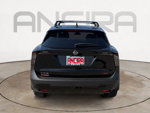 Used 2026 Nissan Kicks SR FWD image 11