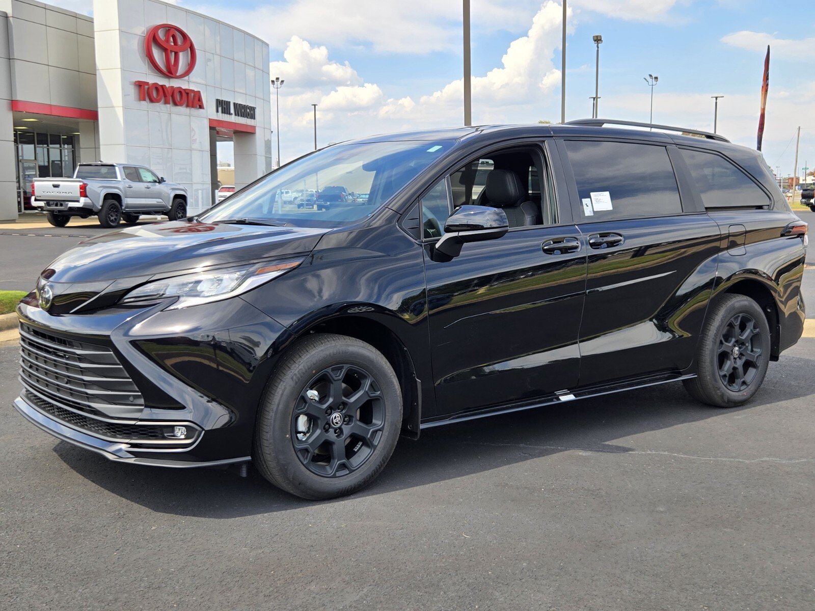 New 2026 Toyota Sienna XLE Woodland Edition AWD/4WD image 7