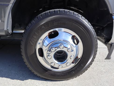 Used 2021 Ford F350 Lariat w/ Lariat Value Package image 38