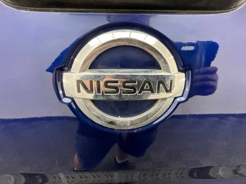 Used 2017 Nissan Titan SV AWD/4WD image 21