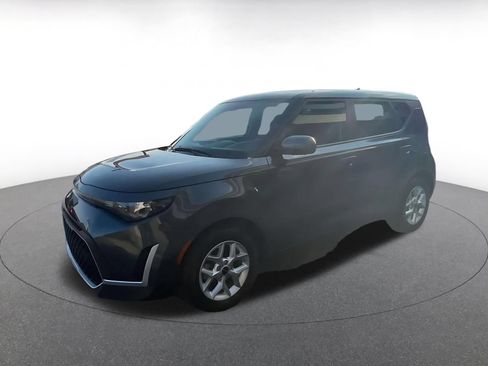 Used 2025 Kia Soul LX w/ LX Technology Package FWD image 5