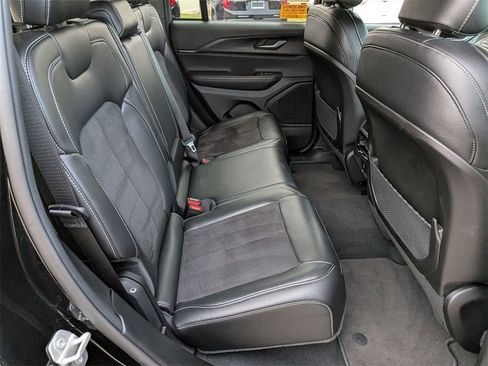 Certified 2024 Jeep Grand Cherokee Altitude image 29