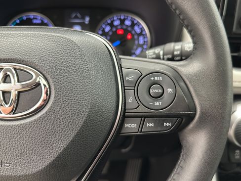 Used 2021 Toyota RAV4 XLE w/ Convenience Package AWD/4WD image 20