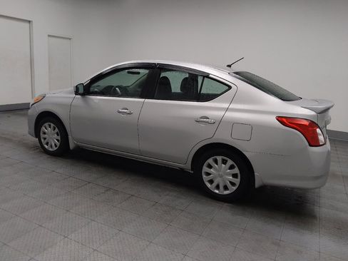 Used 2019 Nissan Versa SV FWD image 3