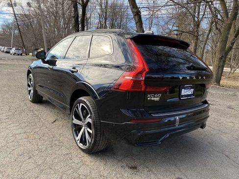 Used 2023 Volvo XC60 B6 Ultimate w/ Protection Package Premier image 2