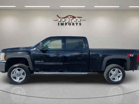 Used 2013 Chevrolet Silverado 2500 LT w/ Interior Plus Package AWD/4WD image 2