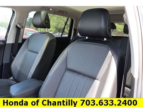 Used 2022 Volkswagen Tiguan SE image 21