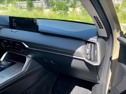 Used 2025 MAZDA CX-70 Plug-In Hybrid w/ Premium Pkg AWD/4WD image 16