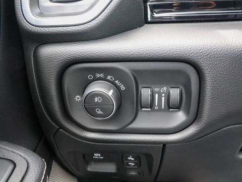 New 2026 RAM 1500 Laramie AWD/4WD image 28