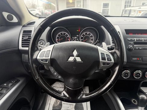 Used 2013 Mitsubishi Outlander SE image 10