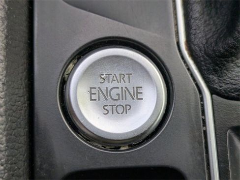 Used 2019 Volkswagen Atlas SEL image 35