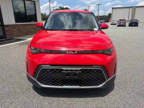 Used 2025 Kia Soul LX w/ LX Technology Package FWD image 12