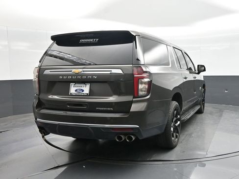Used 2021 Chevrolet Suburban Premier w/ Premium Package image 7