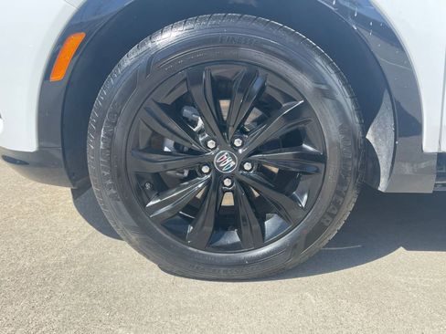 Used 2025 Buick Envista Sport Touring image 33