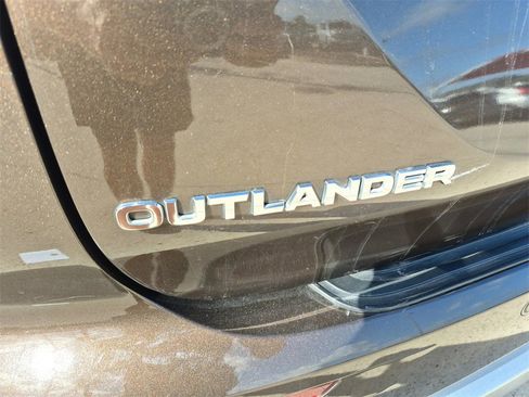 Used 2024 Mitsubishi Outlander SEL image 13