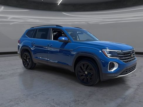 New 2026 Volkswagen Atlas SE FWD image 2