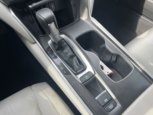 Used 2018 Honda Accord LX image 8