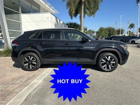 Certified 2022 Volkswagen Atlas Cross Sport SE image 5