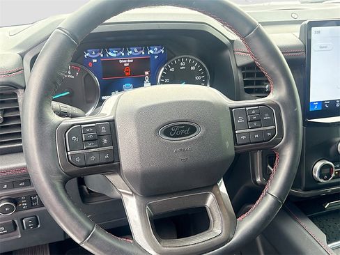 Used 2024 Ford Expedition Limited image 11