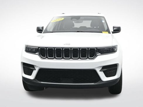 Used 2023 Jeep Grand Cherokee Laredo RWD image 2