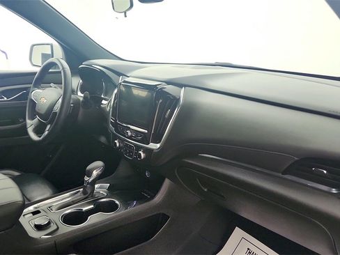 Used 2023 Chevrolet Traverse LT image 23