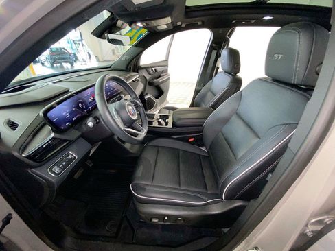 Used 2026 Buick Enclave Sport Touring w/ Power Package FWD image 10