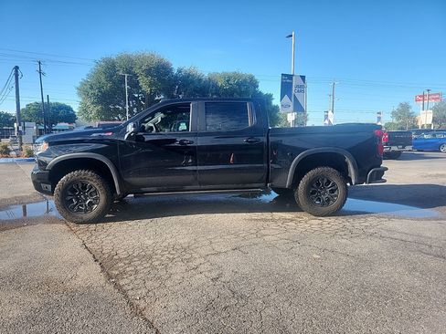 Used 2025 Chevrolet Silverado 1500 ZR2 w/ Technology Package AWD/4WD image 5