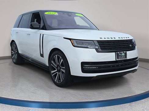 Used 2023 Land Rover Range Rover SE image 3