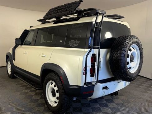 New 2024 Land Rover Defender 110 S image 4