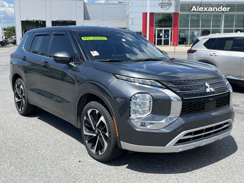 Used 2024 Mitsubishi Outlander SE AWD/4WD image 1