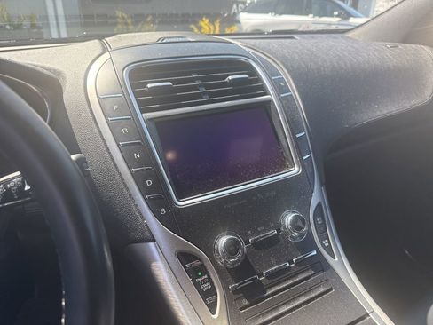 Used 2020 Lincoln Nautilus Premier w/ Equipment Group 101A image 11