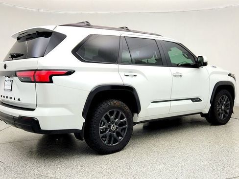 Used 2024 Toyota Sequoia Platinum AWD/4WD image 5