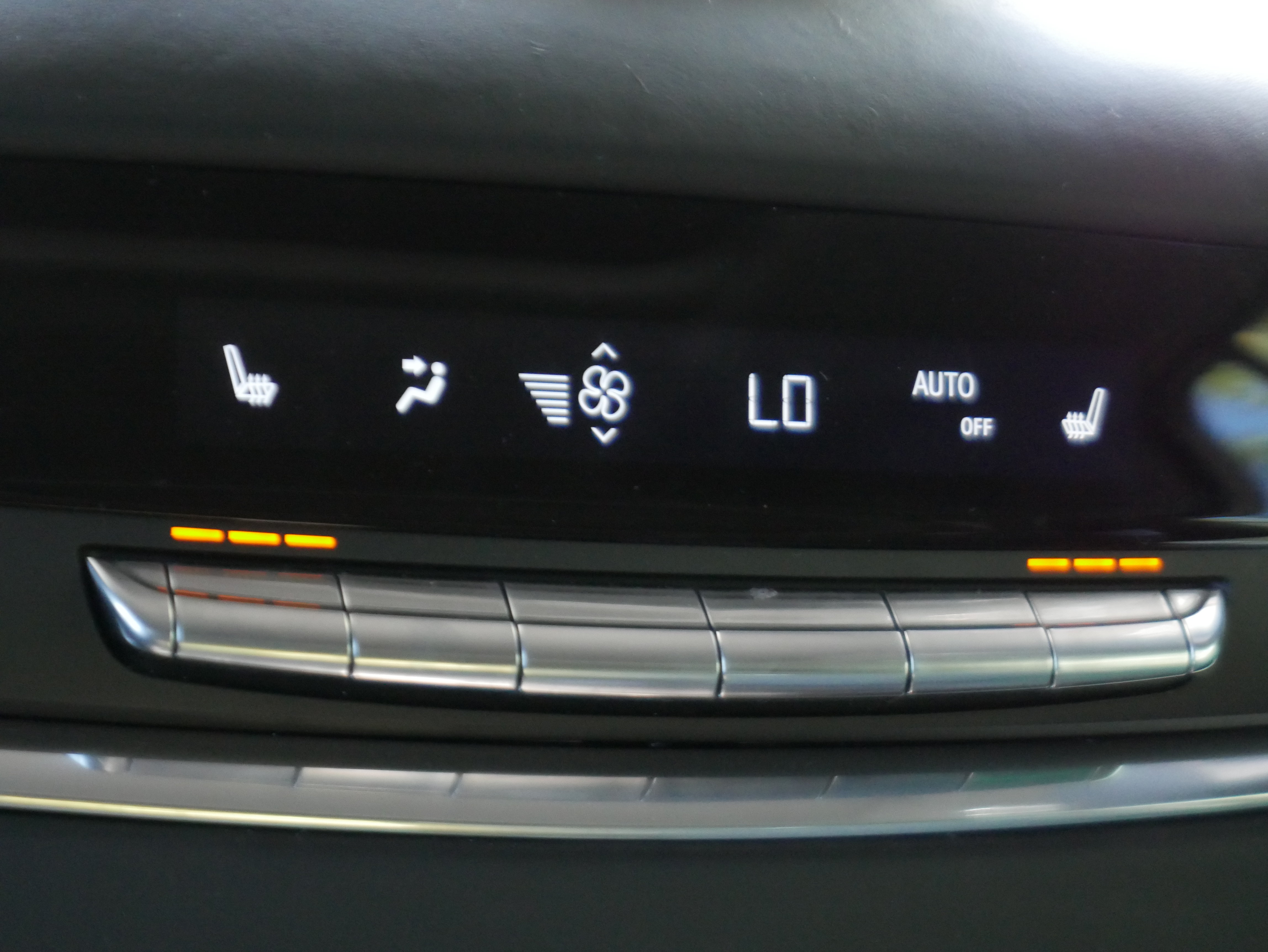 Certified 2023 Cadillac Escalade Premium Luxury Platinum AWD/4WD image 22