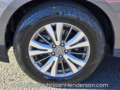 Used 2020 Nissan Pathfinder SL image 9