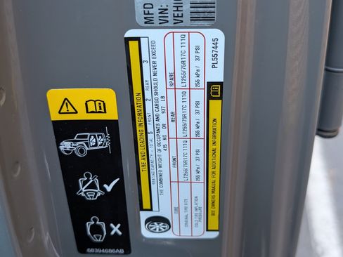 Used 2023 Jeep Gladiator Willys image 36