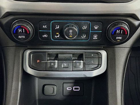 Used 2020 GMC Acadia SLE w/ Driver Convenience Package image 17