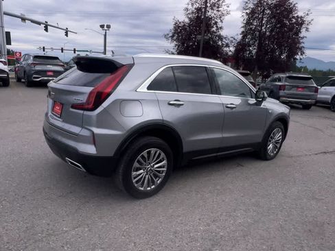 Used 2024 Cadillac XT4 Premium Luxury image 8