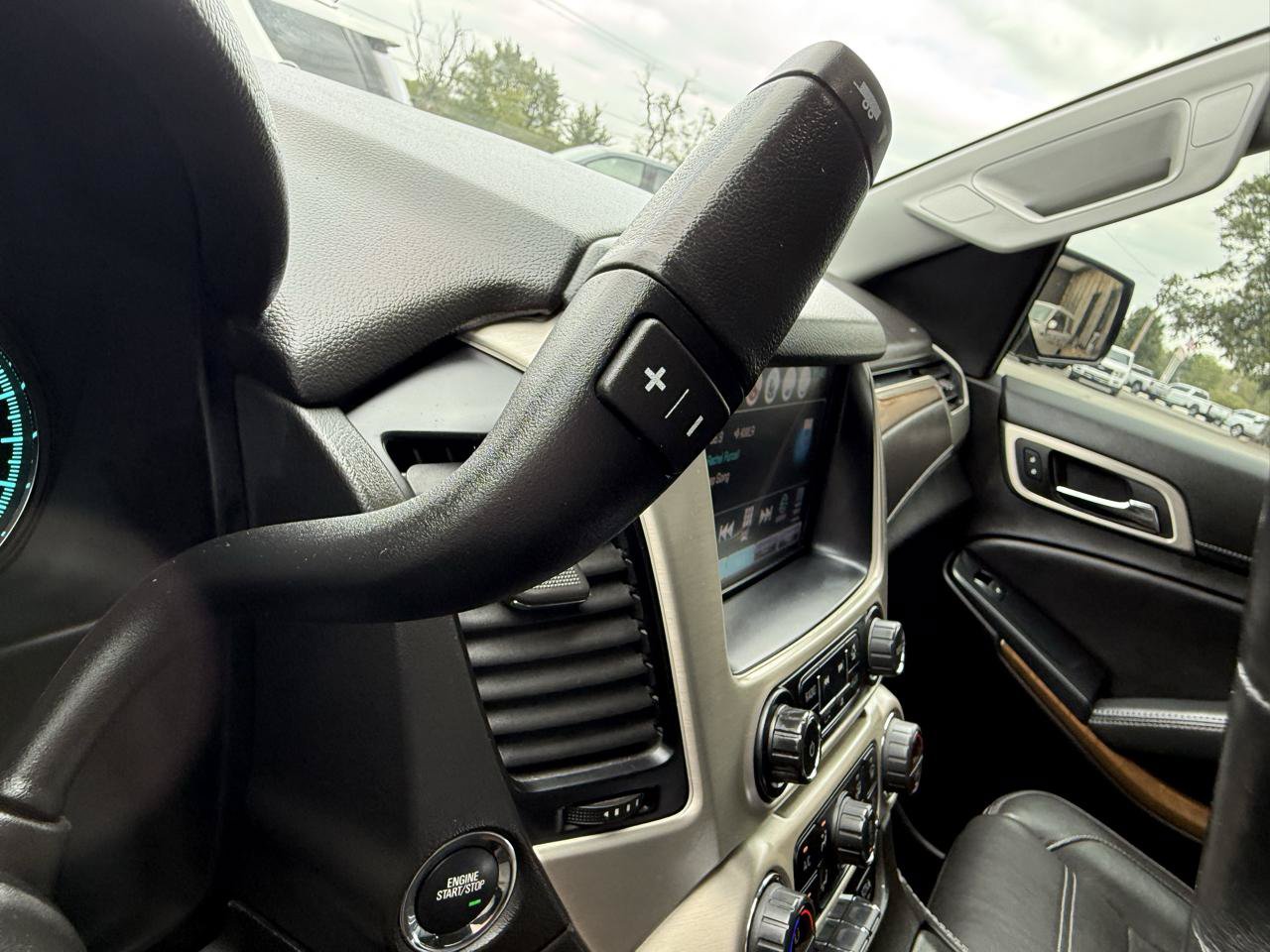 Used 2020 GMC Yukon XL Denali w/ Open Road Package AWD/4WD image 30