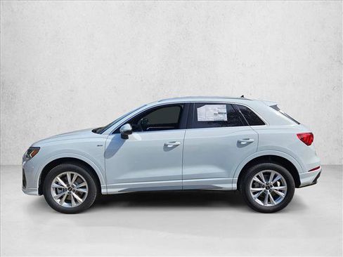 Certified 2025 Audi Q3 2.0T Premium w/ Convenience Package image 5