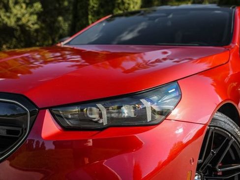 Used 2025 BMW M5 w/ Carbon Package AWD/4WD image 4