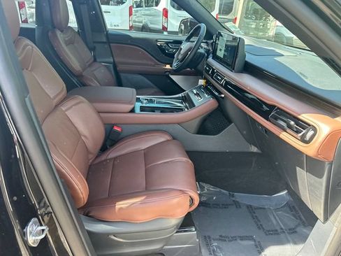 New 2026 Lincoln Aviator Reserve AWD/4WD image 14
