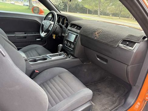 Used 2012 Dodge Challenger SXT RWD image 14