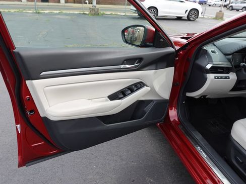 Used 2024 Nissan Altima 2.5 SL AWD/4WD image 15