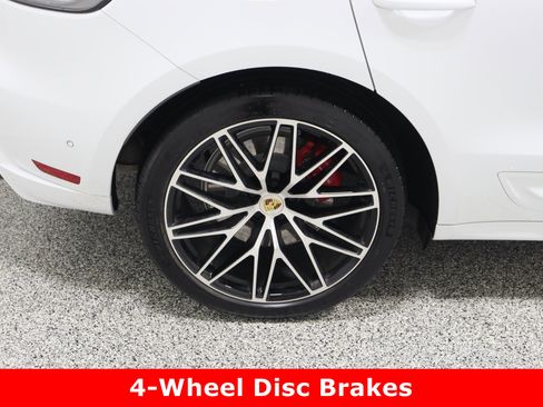 Used 2024 Porsche Macan GTS image 6